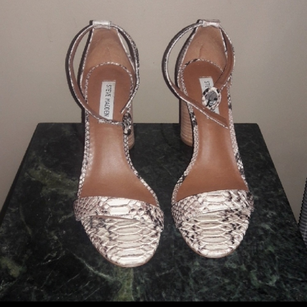 Steve Madden Snake sandals